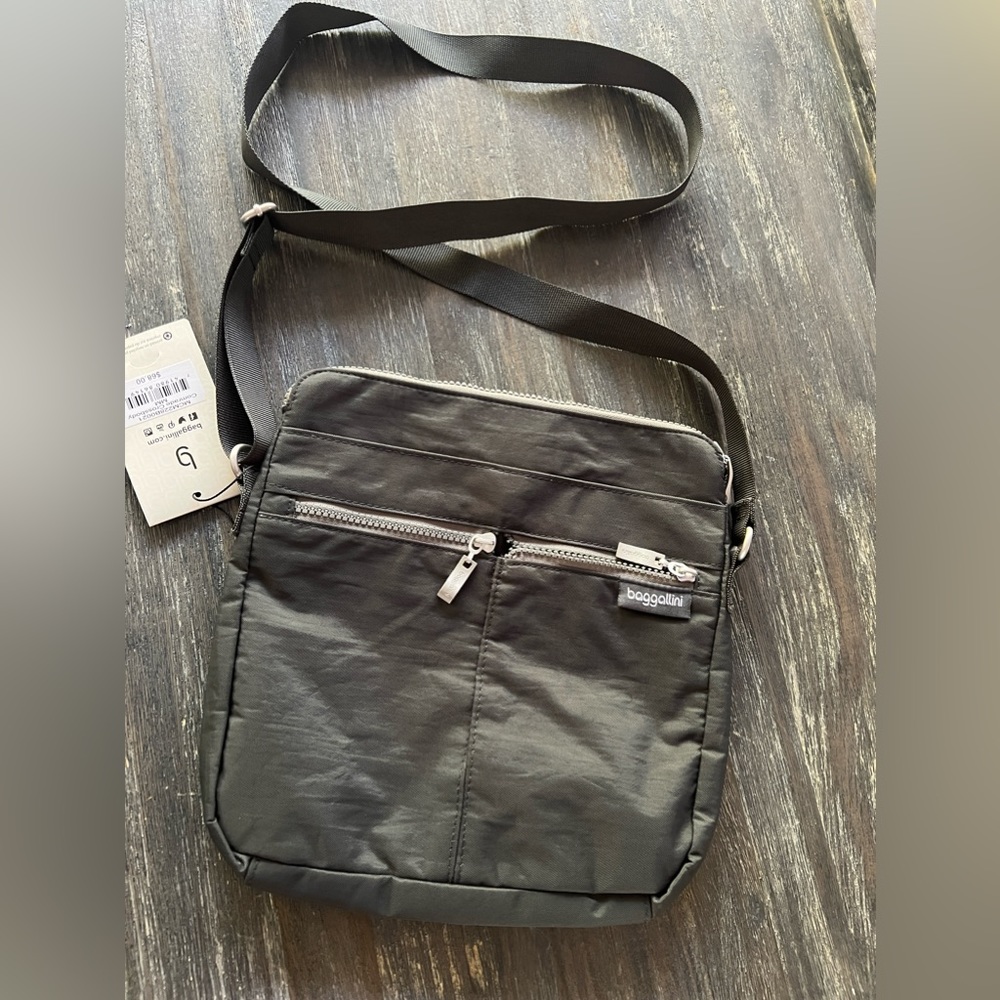 BAGGALLINI Comrade Crossbody bag. NWT